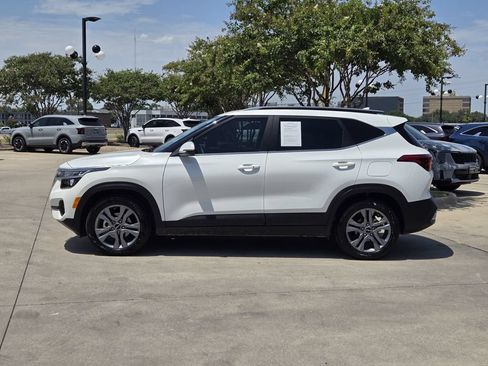 Used 2023 Kia Seltos S FWD image 12