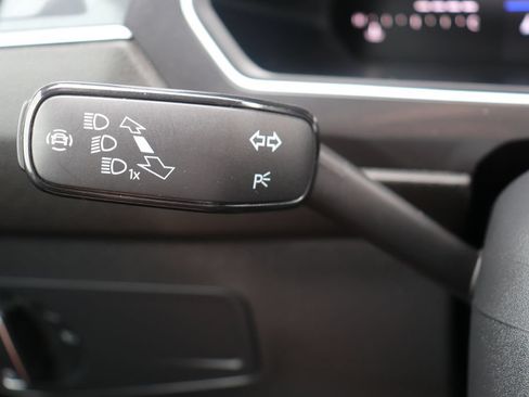 Used 2024 Volkswagen Tiguan SE R-Line FWD image 21