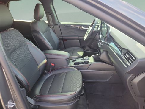 New 2026 Ford Escape ST-Line w/ Tech Pack #1 FWD image 32