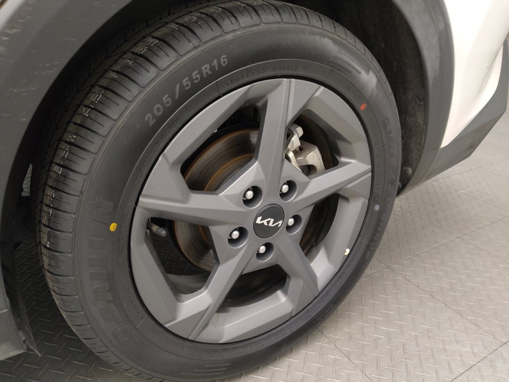 Used 2025 Kia K4 FWD image 31