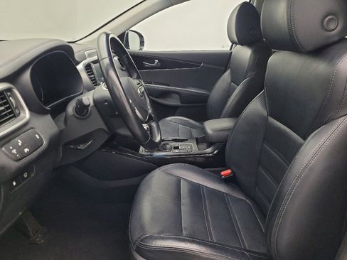 Used 2019 Kia Sorento EX image 17