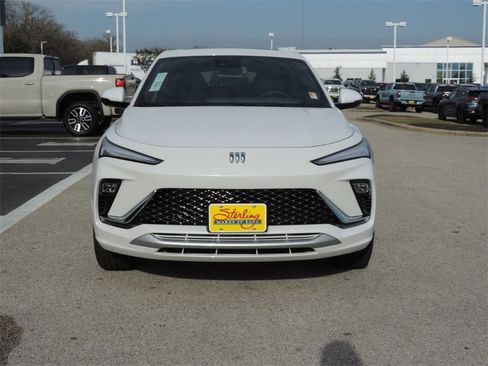 New 2026 Buick Envista Avenir image 2