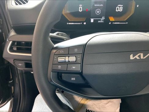 Used 2025 Kia K4 FWD image 8