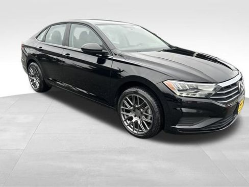 Used 2020 Volkswagen Jetta R-Line image 1