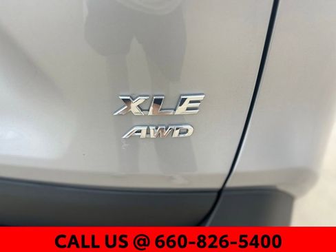 Used 2024 Toyota RAV4 XLE w/ Convenience Package image 11