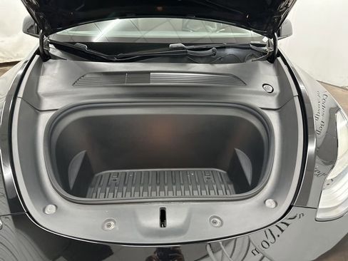 Used 2021 Tesla Model Y Long Range AWD/4WD image 25