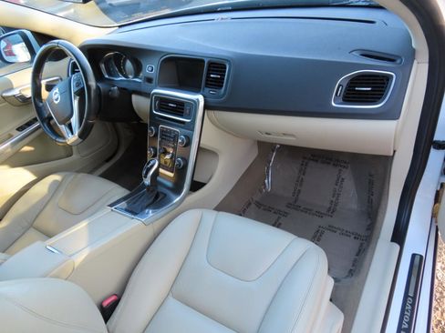 Used 2014 Volvo S60 T5 image 16