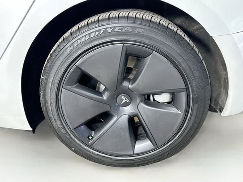 Used 2023 Tesla Model 3 Standard Range RWD image 7