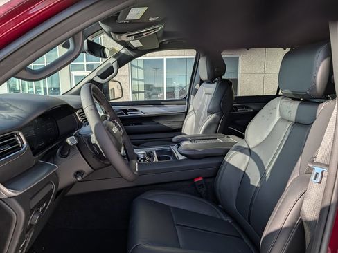 New 2026 Jeep Grand Wagoneer Limited AWD/4WD image 6