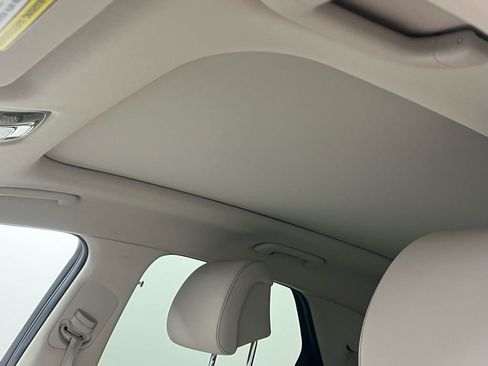 Used 2026 Genesis GV70 2.5T Select image 12