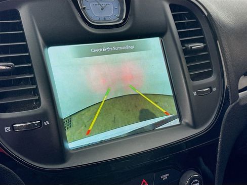 Used 2022 Chrysler 300 S image 10