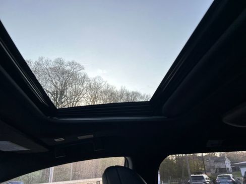 New 2026 Toyota Sienna Platinum AWD/4WD image 15