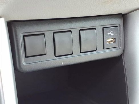 Used 2022 Toyota Corolla Cross L image 24