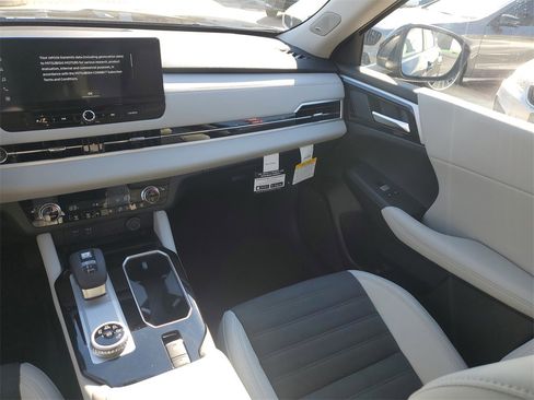 New 2026 Mitsubishi Outlander SE image 14