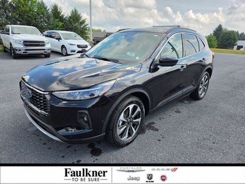 Used 2024 Ford Escape Platinum w/ Premium Technology Package AWD/4WD image 1