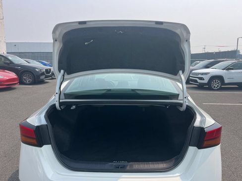 Used 2025 Nissan Altima 2.5 SV FWD image 27