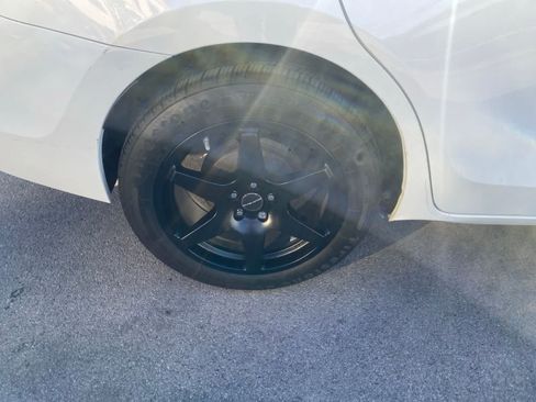 Used 2019 Toyota Corolla LE FWD image 5