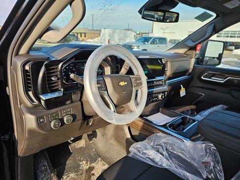 New 2026 Chevrolet Silverado 3500 LT w/ All Star Edition image 9