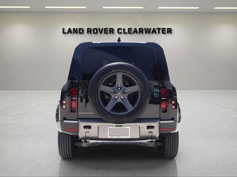 New 2025 Land Rover Defender 90 X-Dynamic SE AWD/4WD image 4