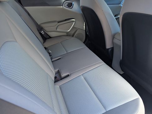 Certified 2022 Kia Soul LX image 11