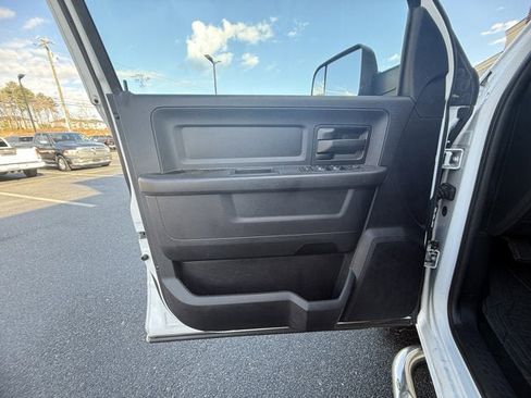 Used 2014 RAM 2500 Tradesman w/ Chrome Appearance Group image 18