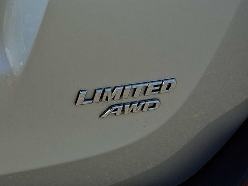 Used 2014 Toyota RAV4 Limited AWD/4WD image 30