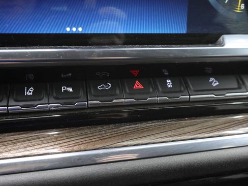 Used 2024 Chevrolet Silverado 2500 LT w/ Midnight Edition image 62