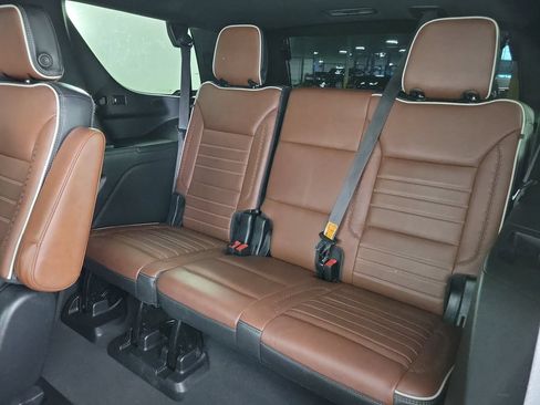 Used 2023 GMC Yukon Denali Ultimate AWD/4WD image 11