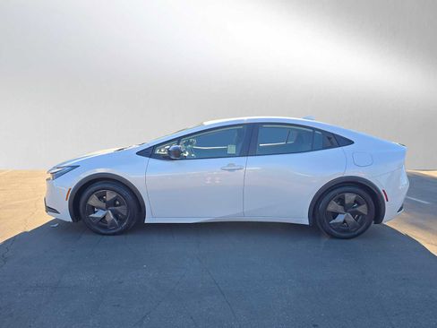 Certified 2023 Toyota Prius Prime SE image 6