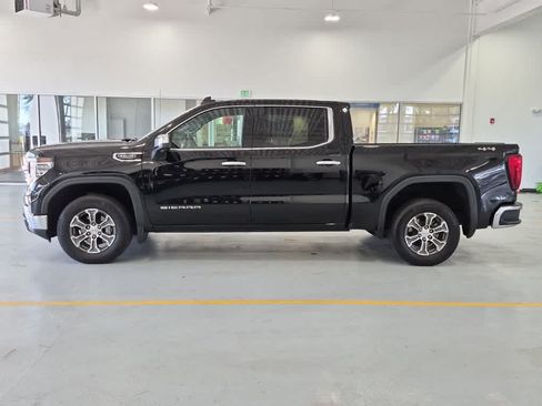Used 2025 GMC Sierra 1500 SLT AWD/4WD image 6