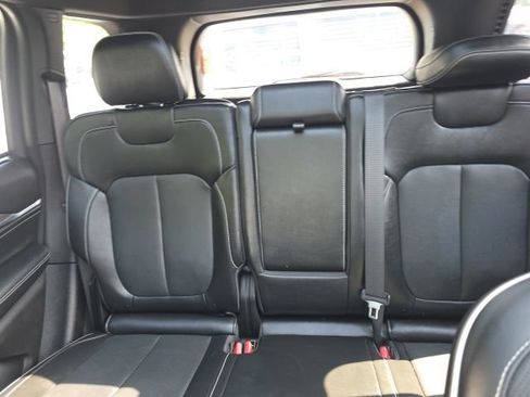 Used 2023 Jeep Grand Cherokee Overland w/ Luxury Tech Group IV AWD/4WD image 25