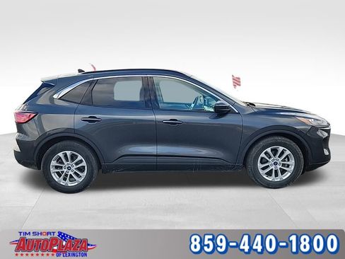 Used 2020 Ford Escape SE image 12
