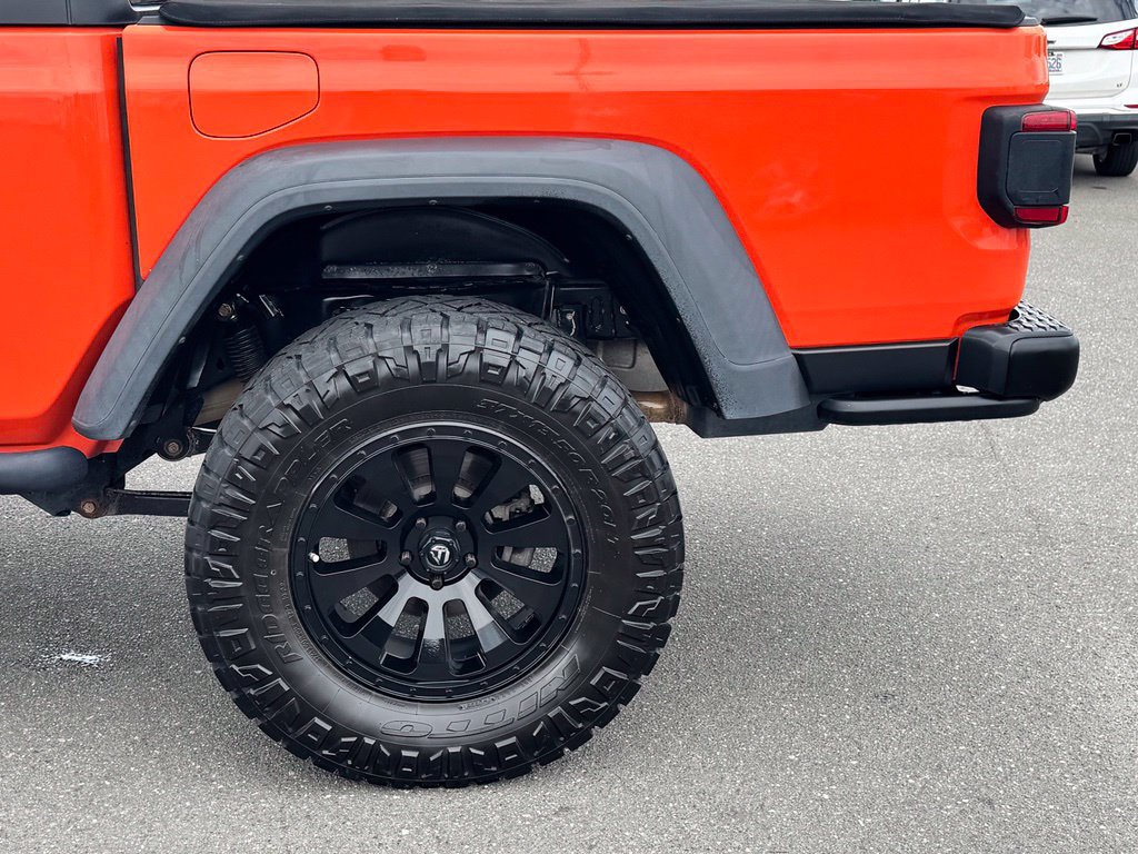 Used 2020 Jeep Gladiator Rubicon w/ Dual Top Group AWD/4WD image 35