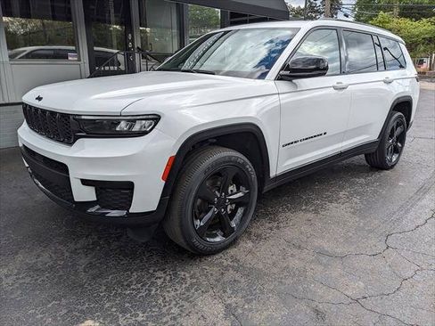 Used 2023 Jeep Grand Cherokee L Laredo AWD/4WD image 1