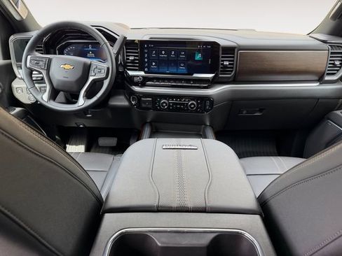 Certified 2025 Chevrolet Silverado 3500 High Country w/ High Country Premium Package AWD/4WD image 10