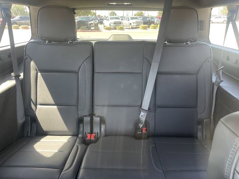 Used 2025 GMC Yukon XL Denali AWD/4WD image 21