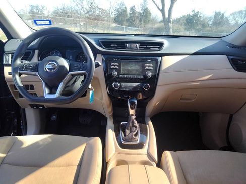 Used 2017 Nissan Rogue S w/ Appearance Package image 18