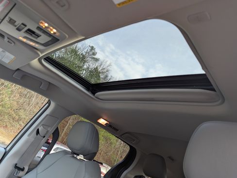 Used 2023 Toyota Sienna XLE image 15