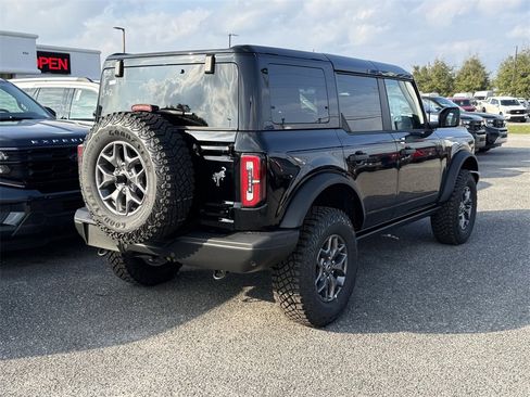 New 2025 Ford Bronco Badlands image 5