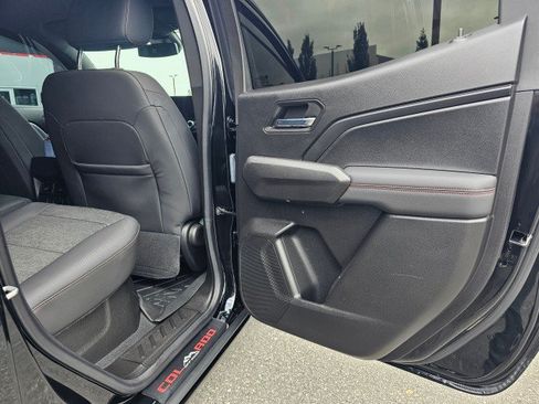 Used 2023 Chevrolet Colorado Z71 w/ Z71 Convenience Package 2 AWD/4WD image 15