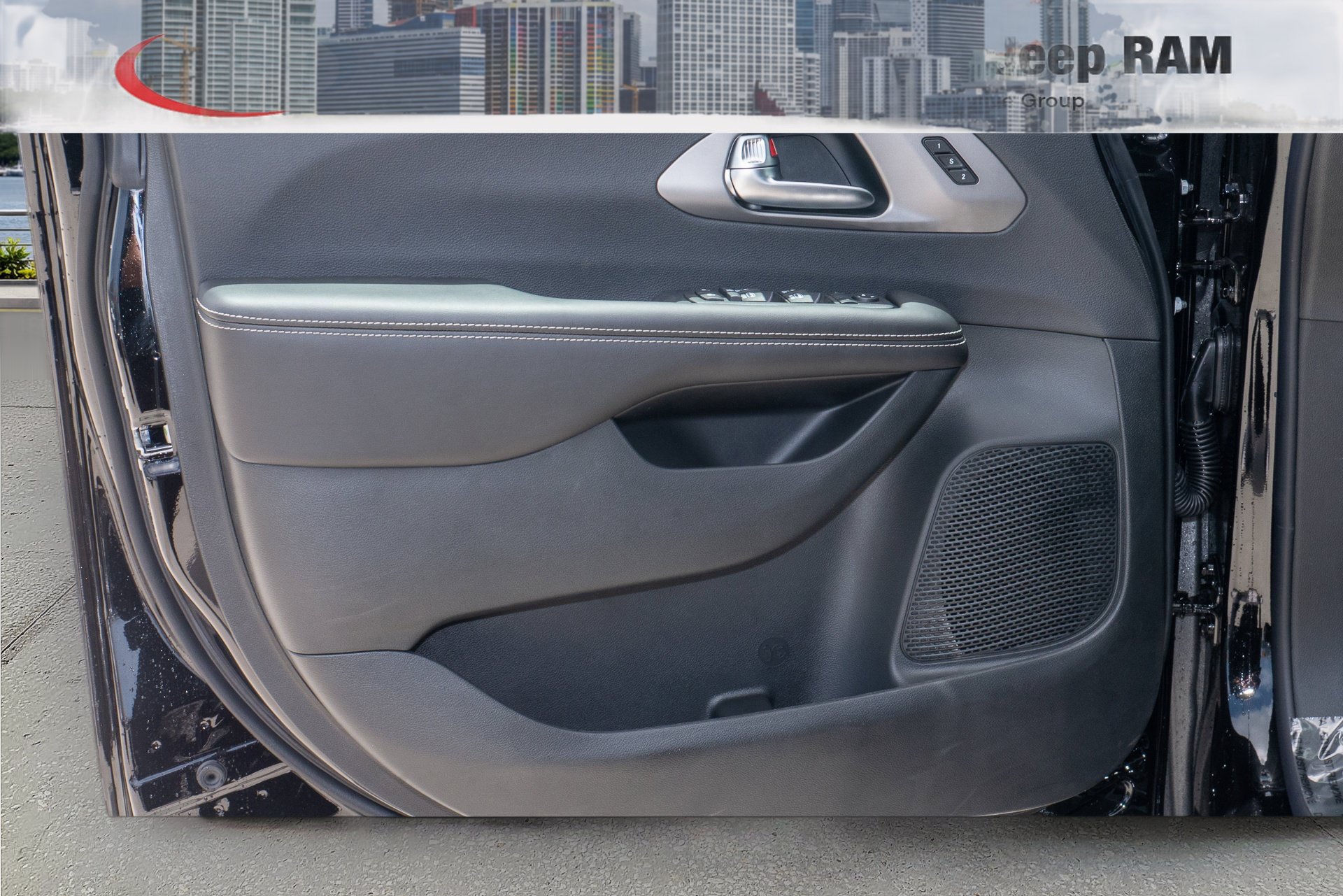 New 2027 Chrysler Pacifica Select FWD image 11