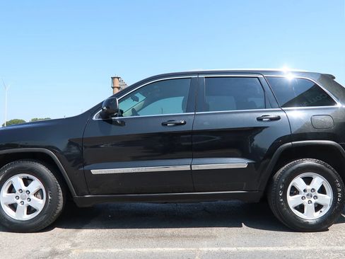 Used 2012 Jeep Grand Cherokee Laredo w/ Laredo E Group AWD/4WD image 6