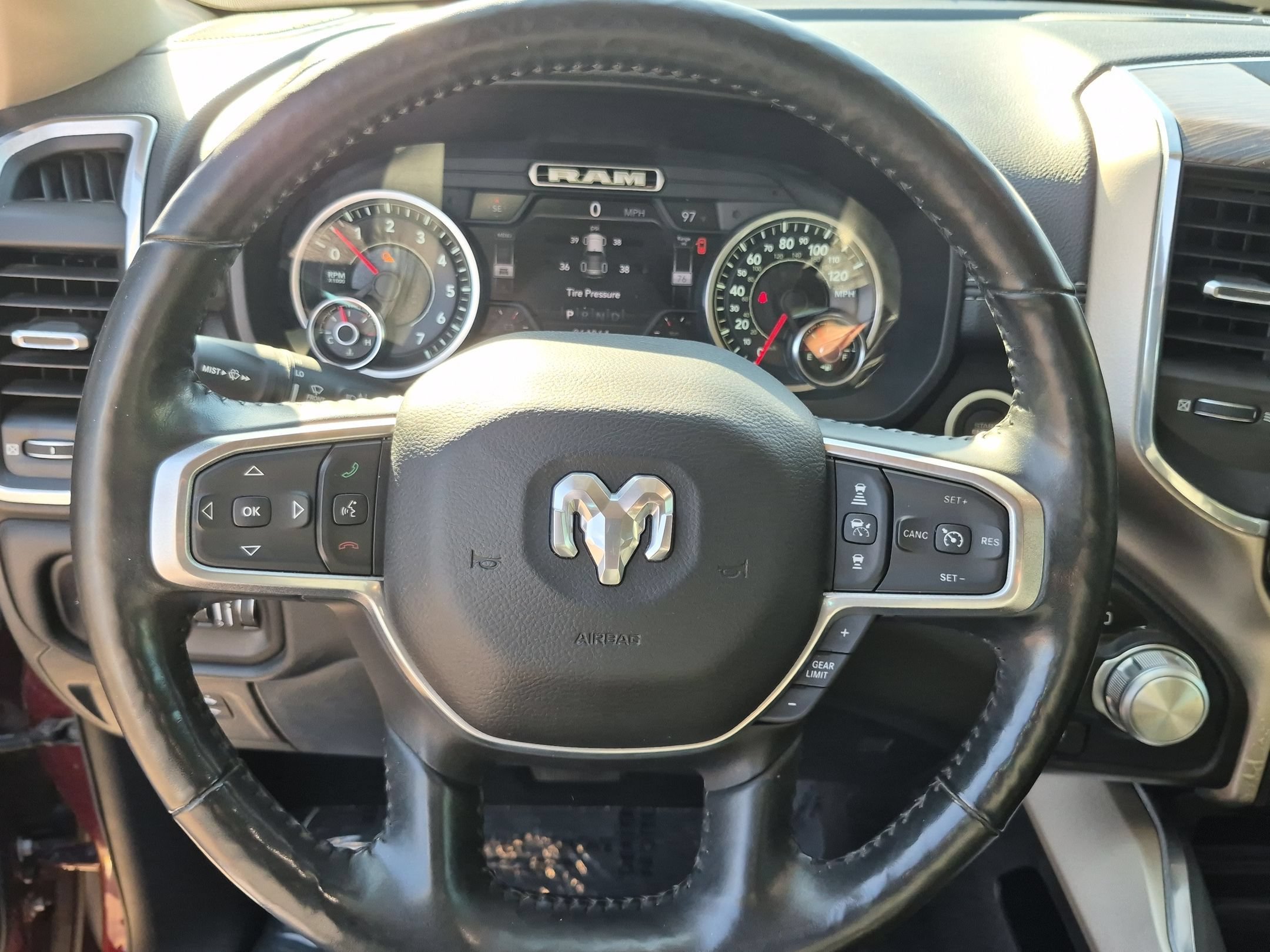 Used 2020 RAM 1500 Laramie RWD image 14