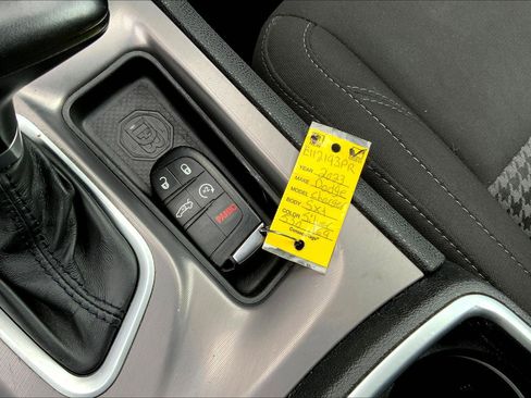 Used 2023 Dodge Charger SXT image 12