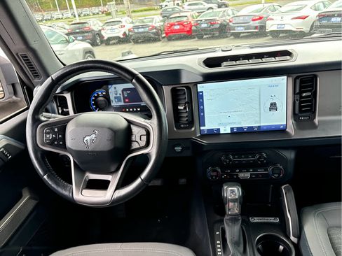 Used 2021 Ford Bronco Outer Banks w/ Sasquatch Package AWD/4WD image 21