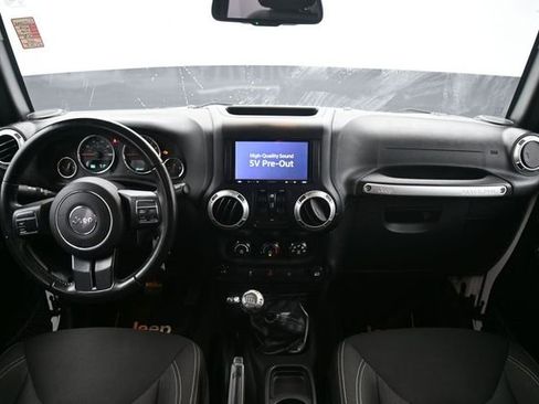 Used 2016 Jeep Wrangler Unlimited Sahara AWD/4WD image 12