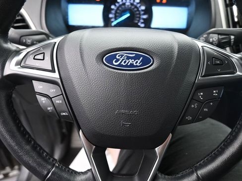 Used 2022 Ford Edge SEL image 17