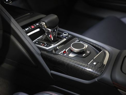 Used 2018 Audi R8 V10 plus w/ Full Leather Package AWD/4WD image 32