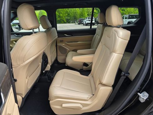 New 2026 Jeep Grand Cherokee L Limited AWD/4WD image 11