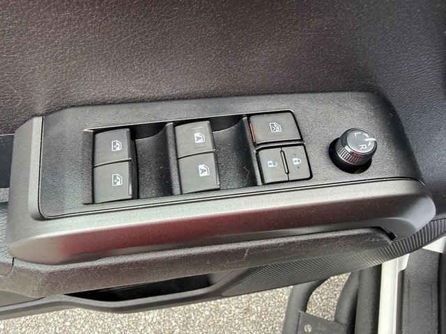 Used 2023 Toyota Tacoma TRD Off-Road w/ Technology Package AWD/4WD image 13